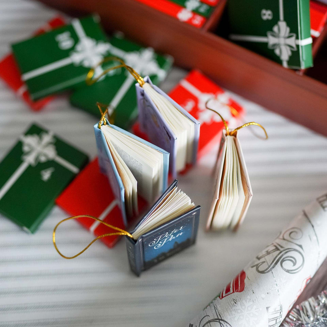 Bookcase blind box with mini book ornaments