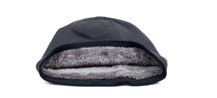 Gray slouchy knit beanie with fleece lining