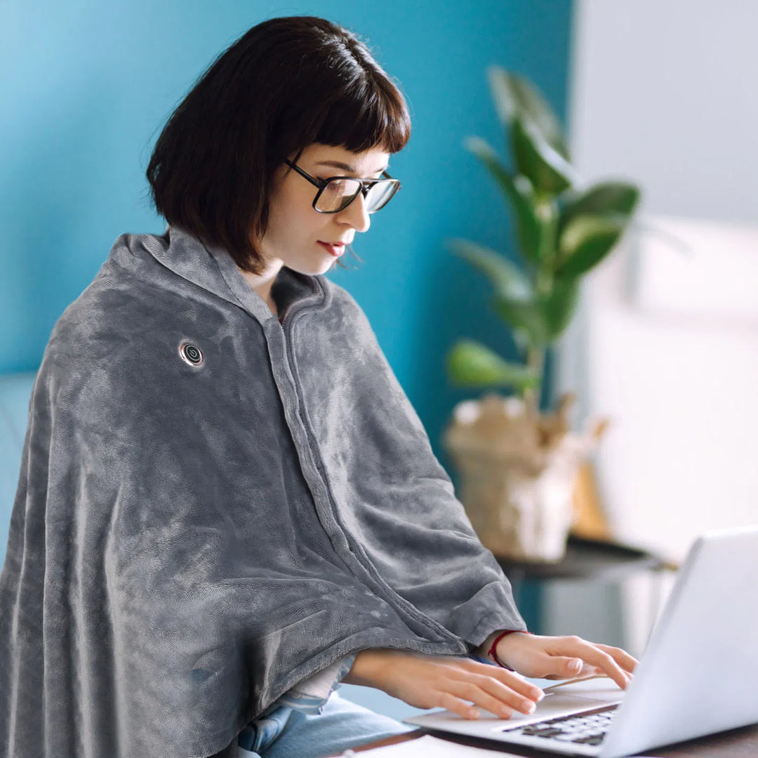 Wearable USB heated blanket with zipper and 8 heating panels