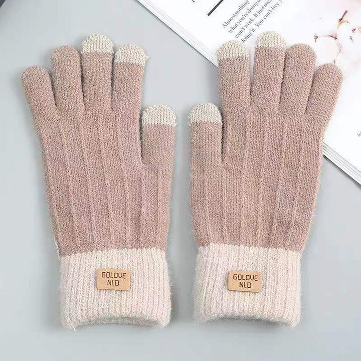 Brown knit gloves with contrast ribbed cuff