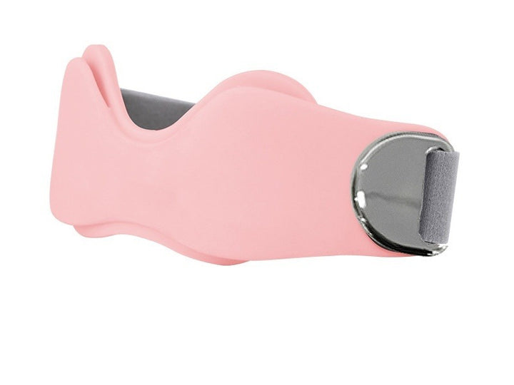 Patella knee strap with silicone pad