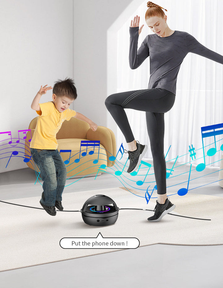 Automatic jump rope machine with rope arm