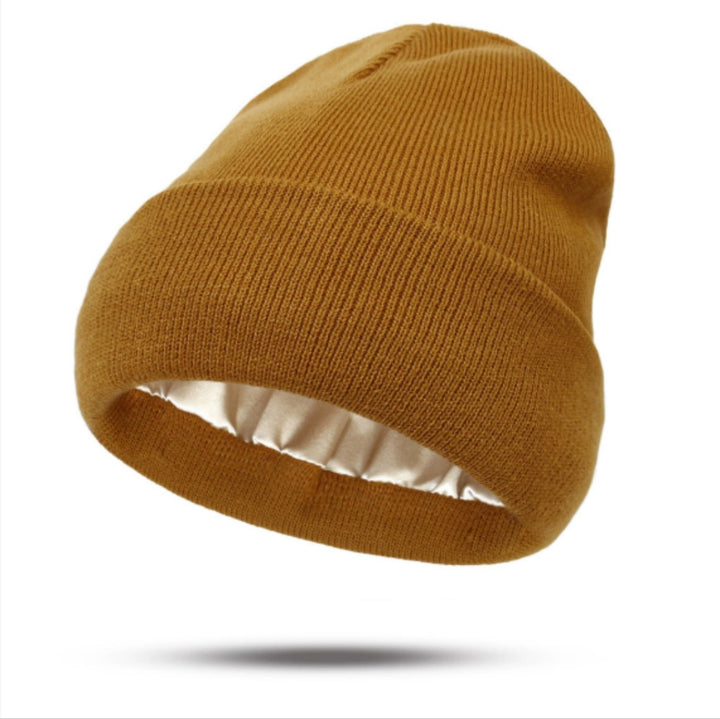 Double-layer satin-lined beanie in black