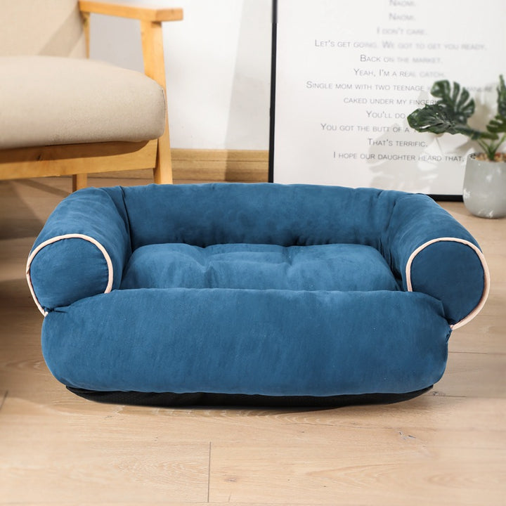Plush sofa-style pet bed with bolsters