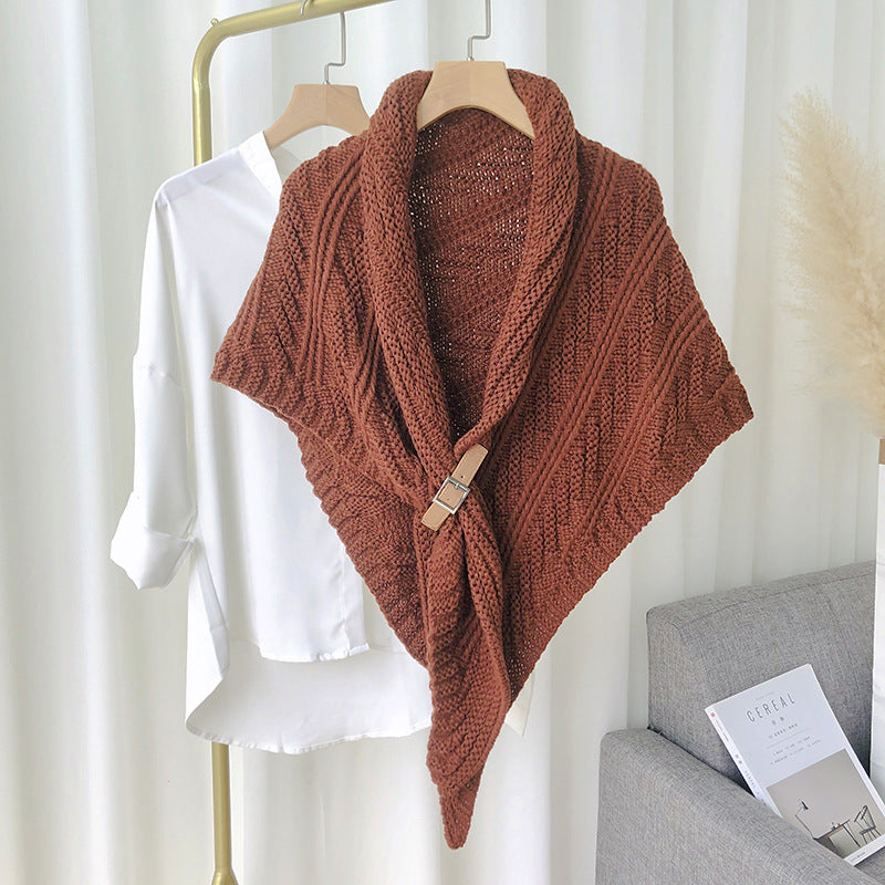 Chunky knit triangle scarf with buckle